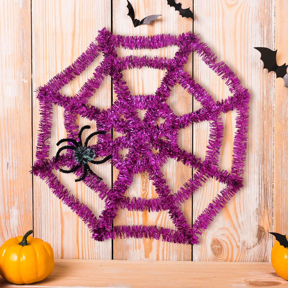 Adorno de Telaraa de Tinsel color Morado con Araa