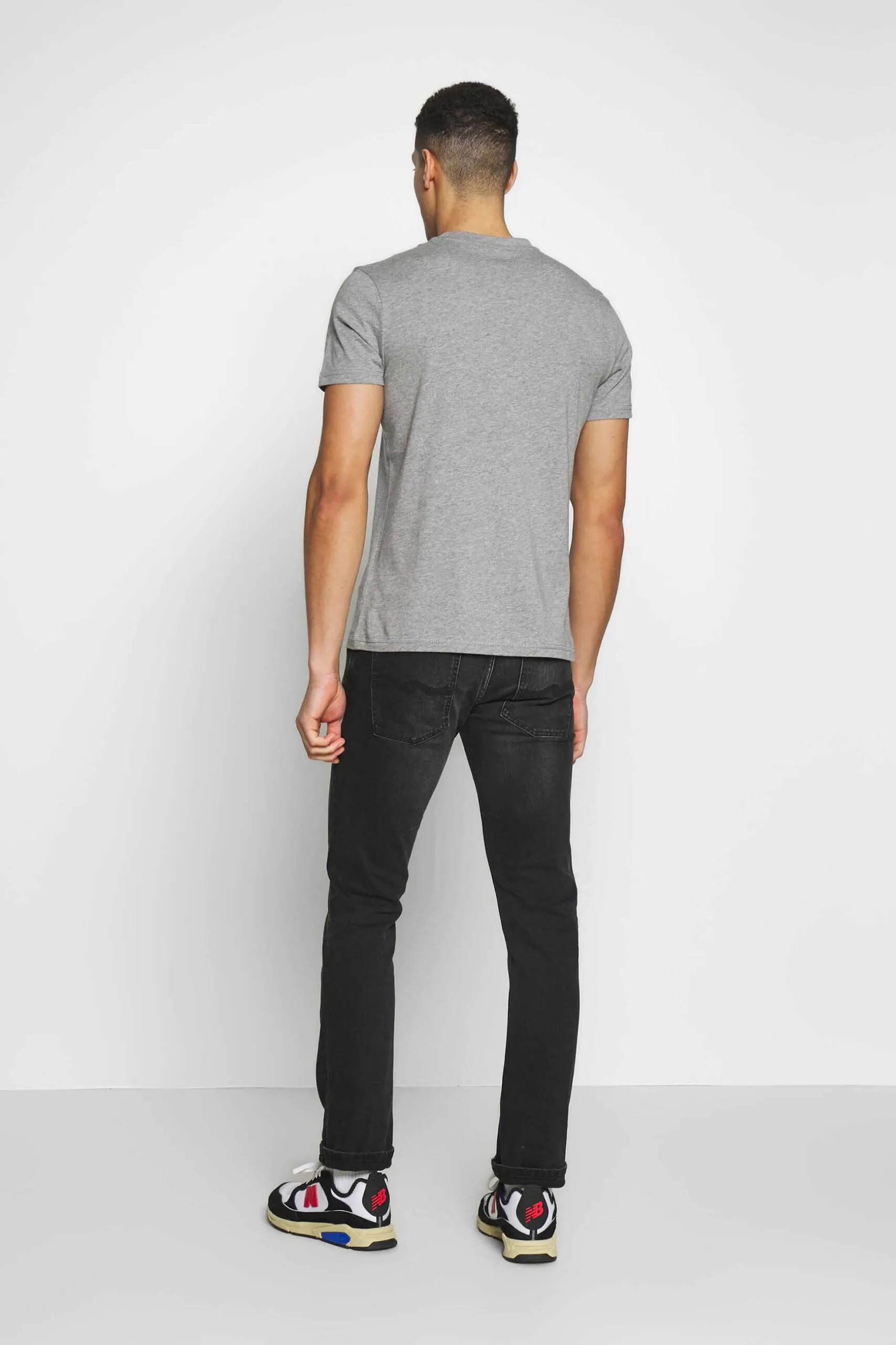 Camiseta para hombre de Napapijri – TNP0A4E5Q1601