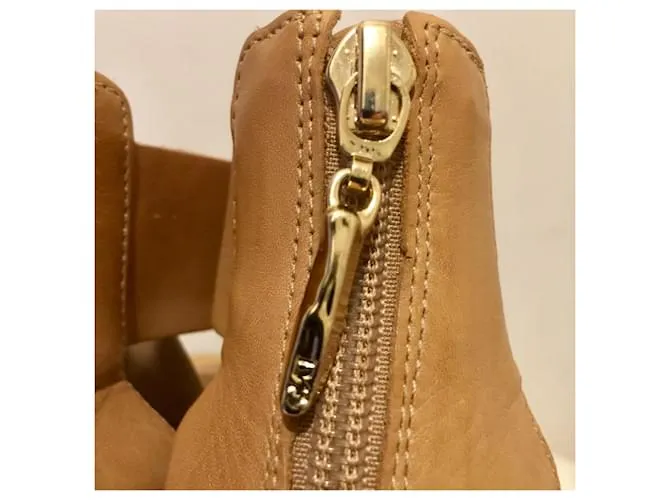 Diane Von Furstenberg DvF Opal Crisscross Wedge Sandalia Camel Marrón claro 