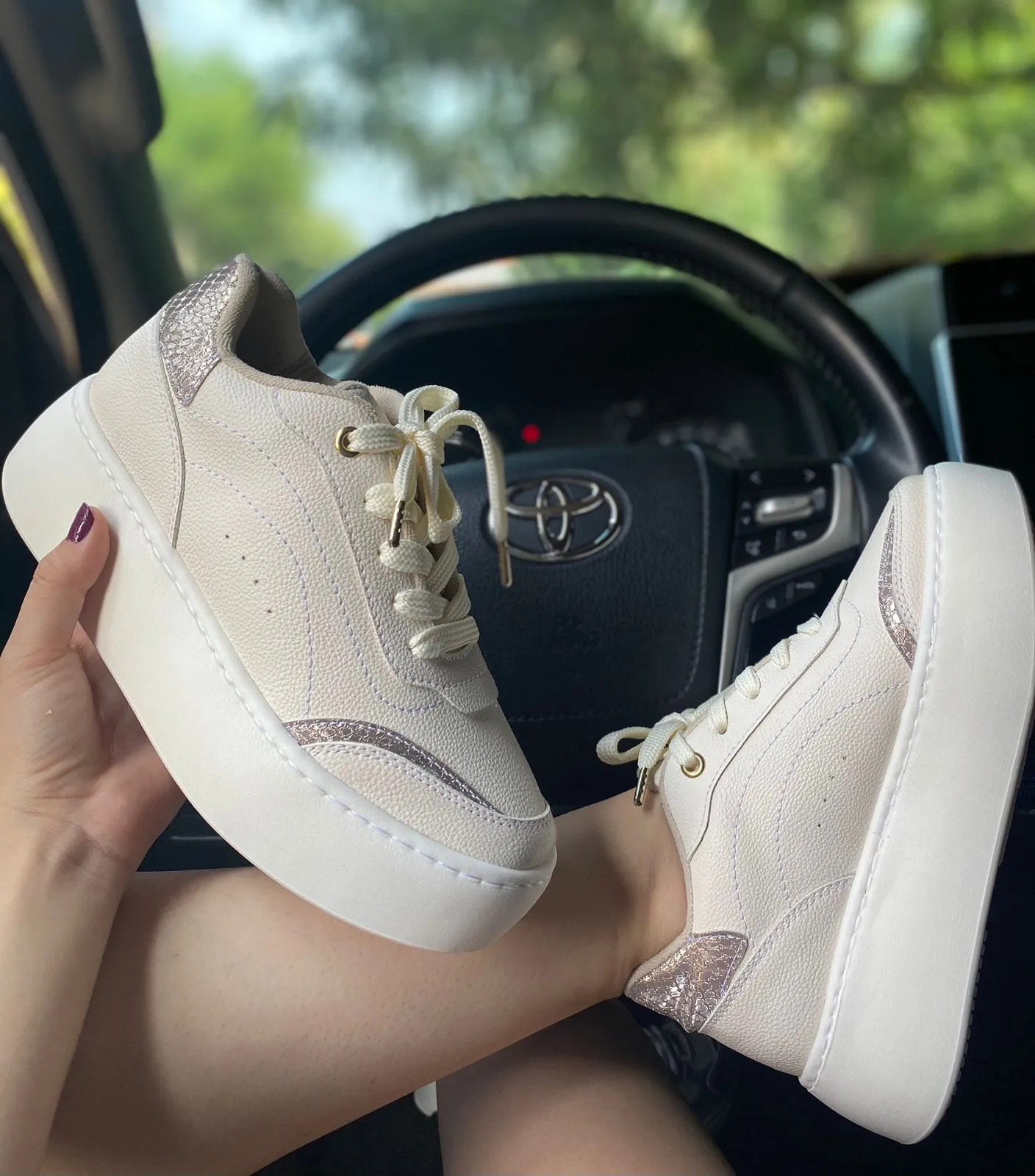 EMMA BEIGE