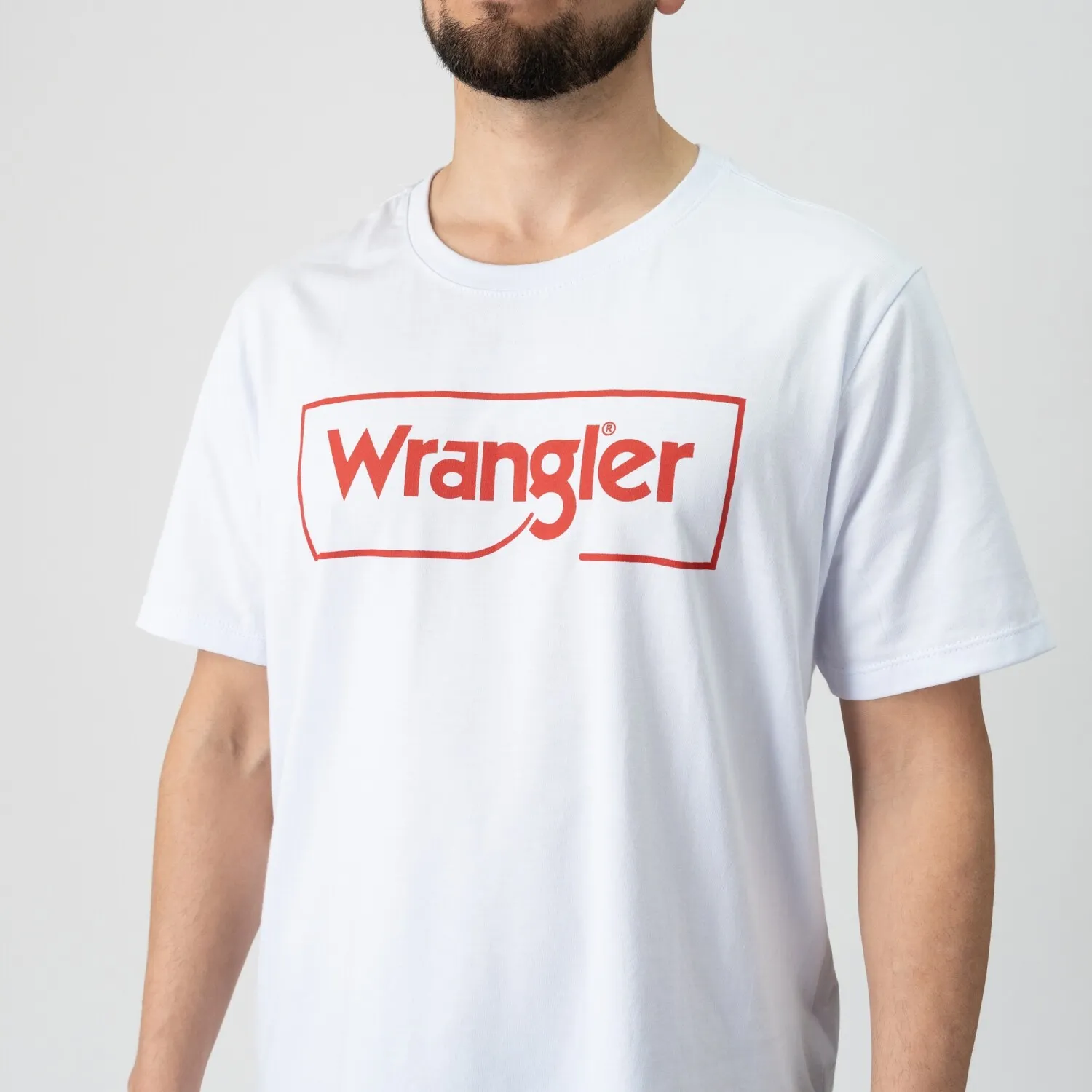 REMERA WRANGLER DE HOMBRE  LOGO TSHIRT  WM5500URBR  SIN COLOR