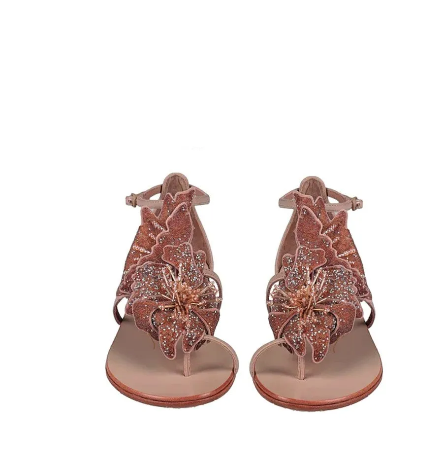 Sandalia con camelia en camel
