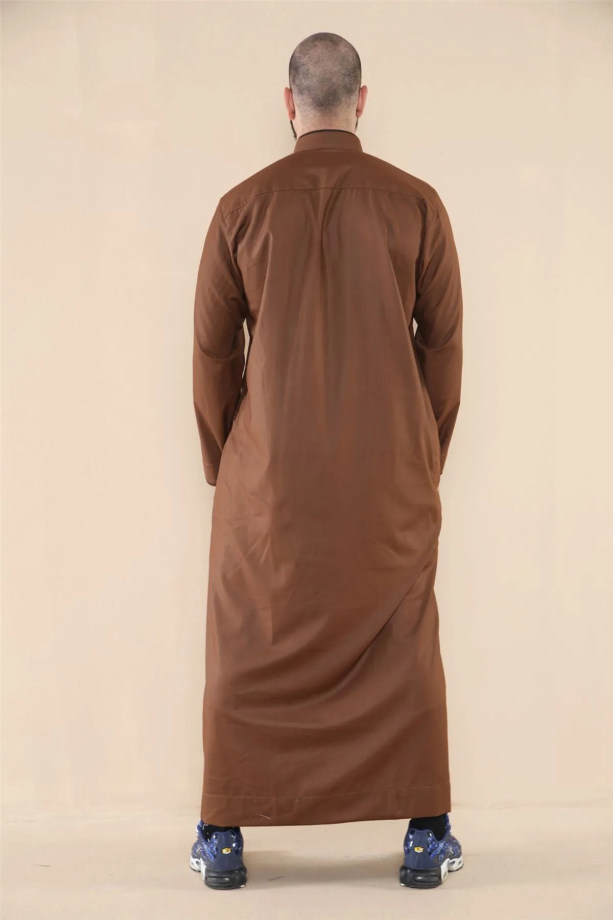 Vestimenta musulmana y arabe Jubba de algodon con bordado y cuello nehru para hombre