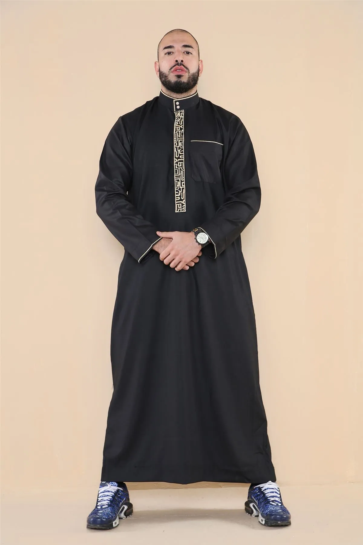 Vestimenta musulmana y arabe Jubba de algodon con bordado y cuello nehru para hombre
