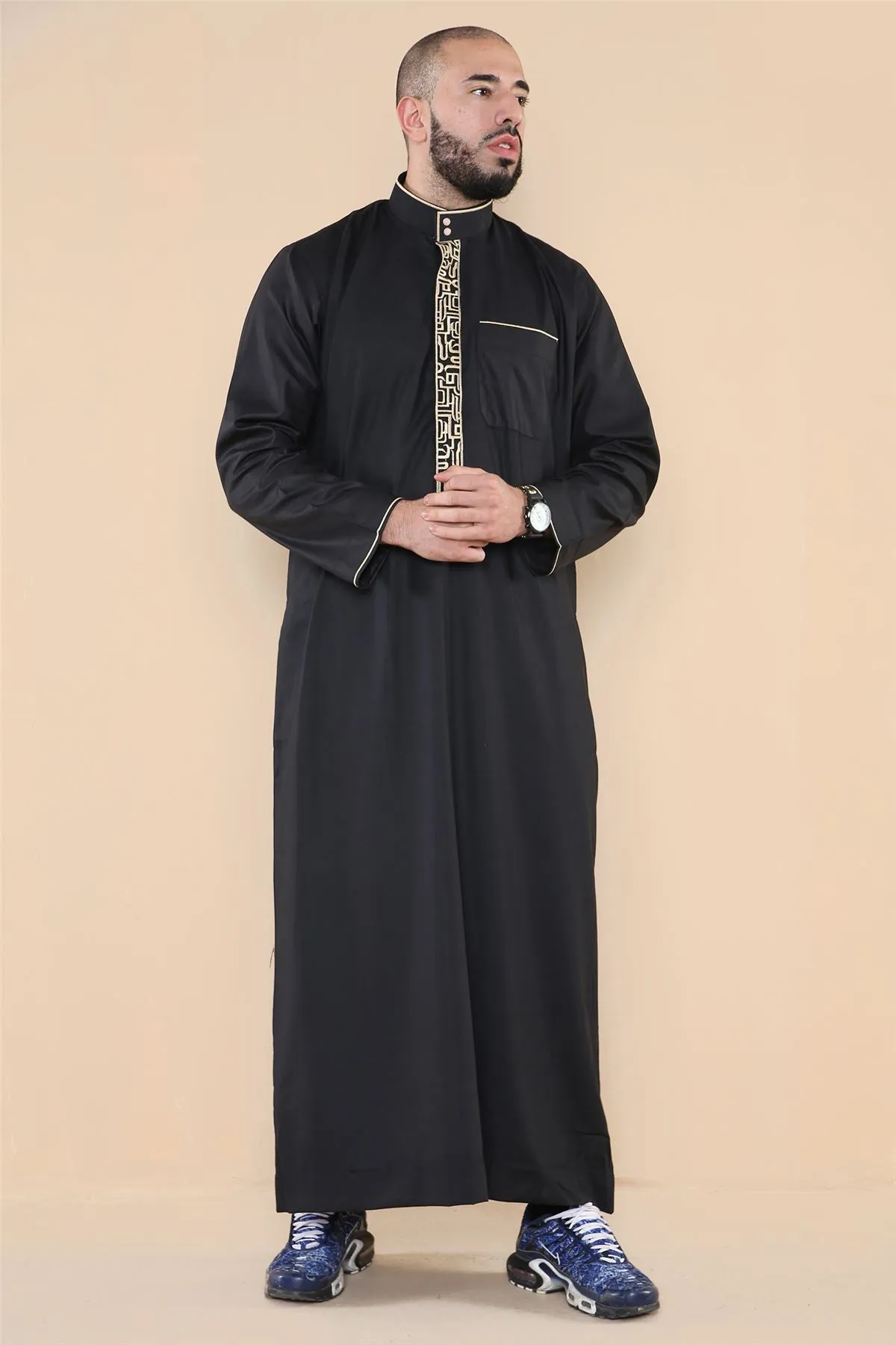 Vestimenta musulmana y arabe Jubba de algodon con bordado y cuello nehru para hombre
