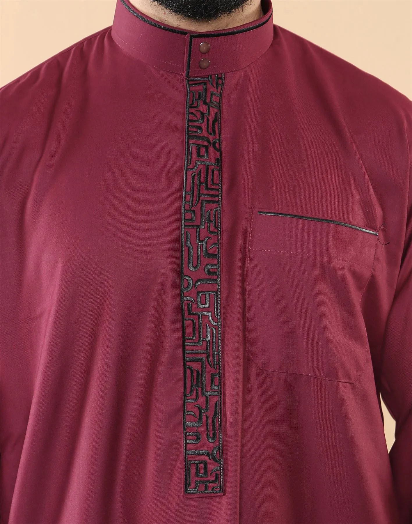 Vestimenta musulmana y arabe Jubba de algodon con bordado y cuello nehru para hombre