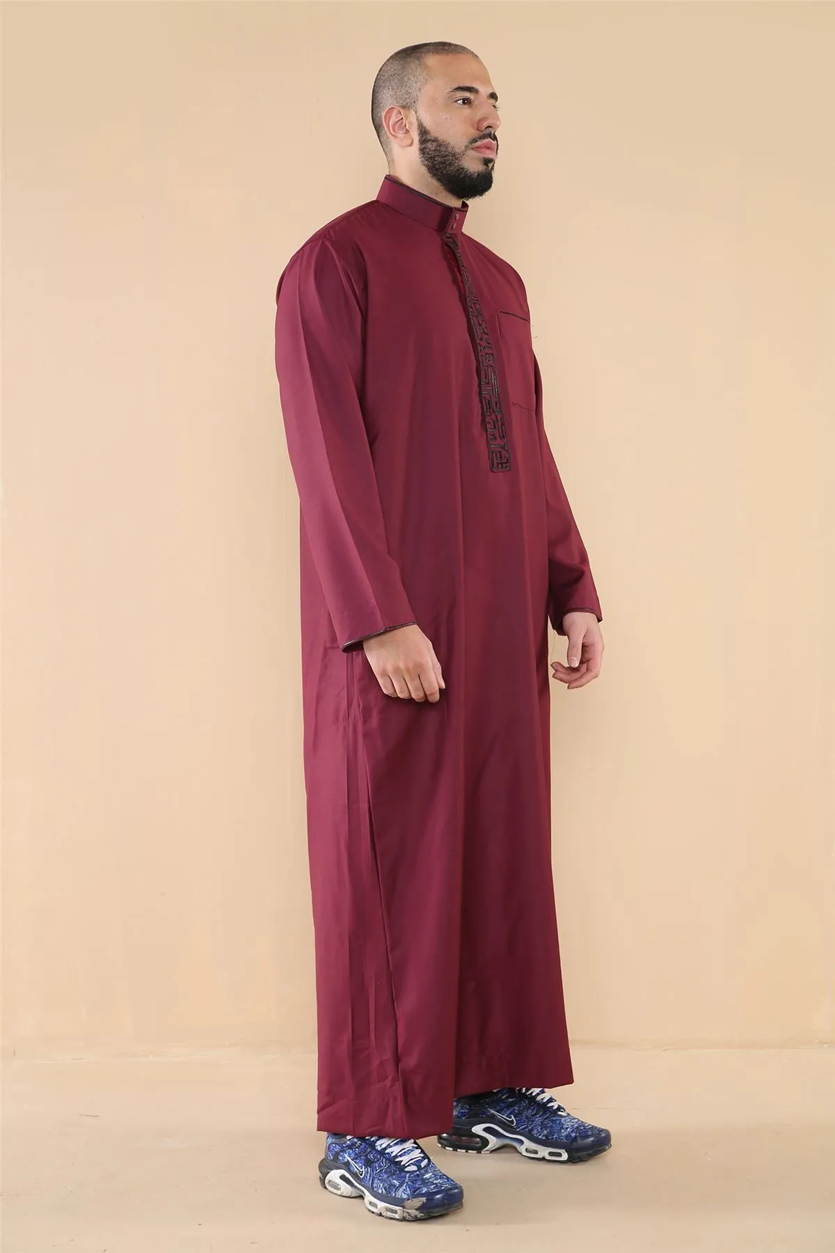 Vestimenta musulmana y arabe Jubba de algodon con bordado y cuello nehru para hombre